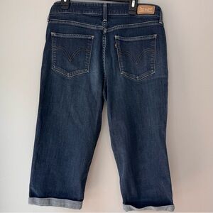 Levi's Red Tag Mom Jean Style Mid Rise Denim Rolled Hem Capri Pants